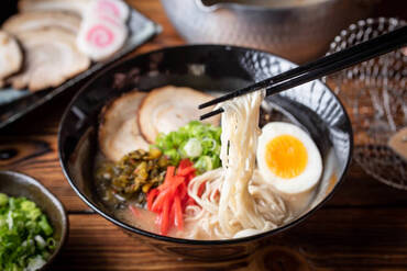 Marutai Instant Ramen (2 Servings, 164g)